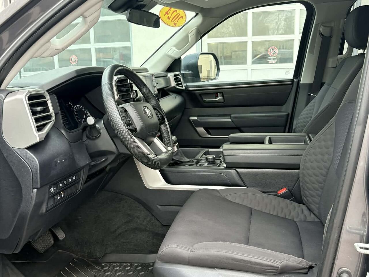 Toyota TUNDRA 2024 Gris Mont-Laurier - photo #10