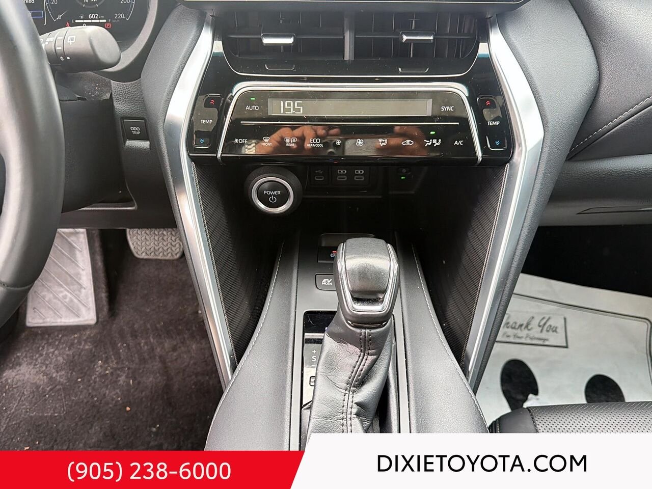 2023 Toyota Venza Hybrid Limited AWD / CLEAN CARFAX / HEATED AND VENTILATED SEATS / MOONROOF / ALLOY WHEELS / CARPLAY AND ANDROID AUTO Grey Mississauga - photo #17