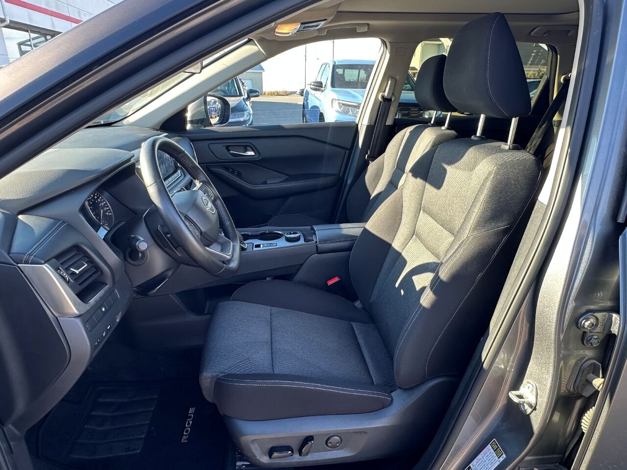 2025 Nissan Rogue SV TI avec ensemble toit ouvrant gray Matane - photo #8