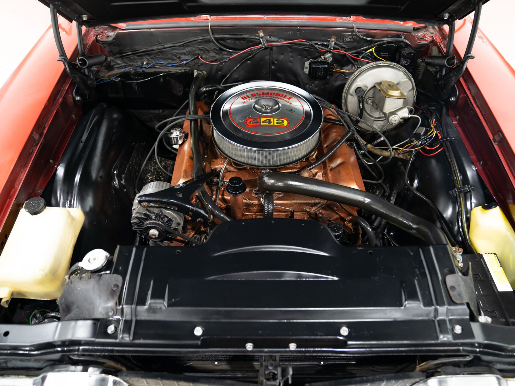 Oldsmobile Cutlass 442 *PRIX EN USD* Numéros entièrement Matching Non restaurée Repeinte une seule fois 1967 Rouge Montréal - photo #15