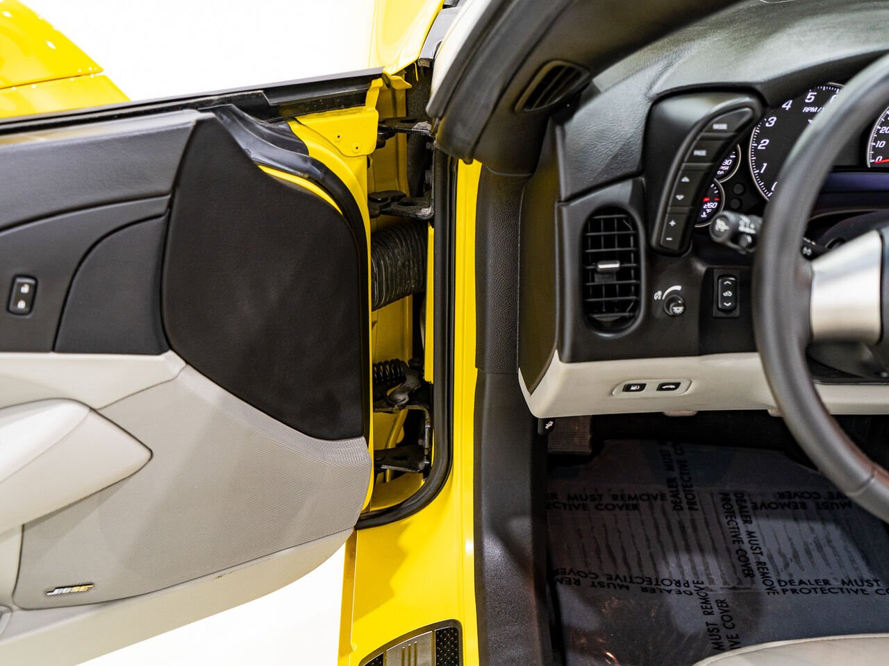 Chevrolet Corvette With only 900km (563mi) From new with window sticker 2008 Jaune Kirkland - photo #50