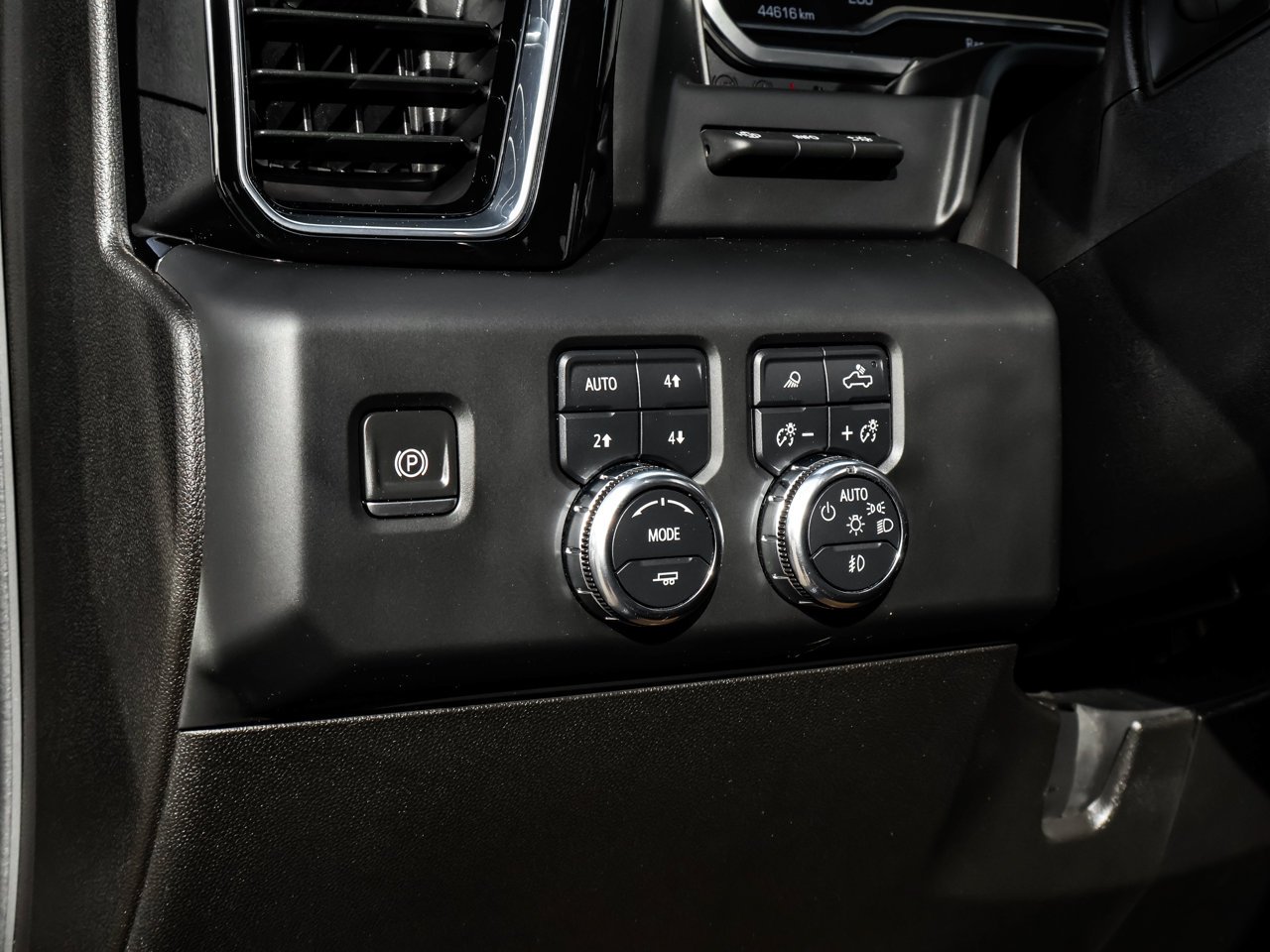 2024 GMC Sierra 3500HD 4WD Crew Cab 159 Denali Ultimate Black Sherwood Park - photo #20