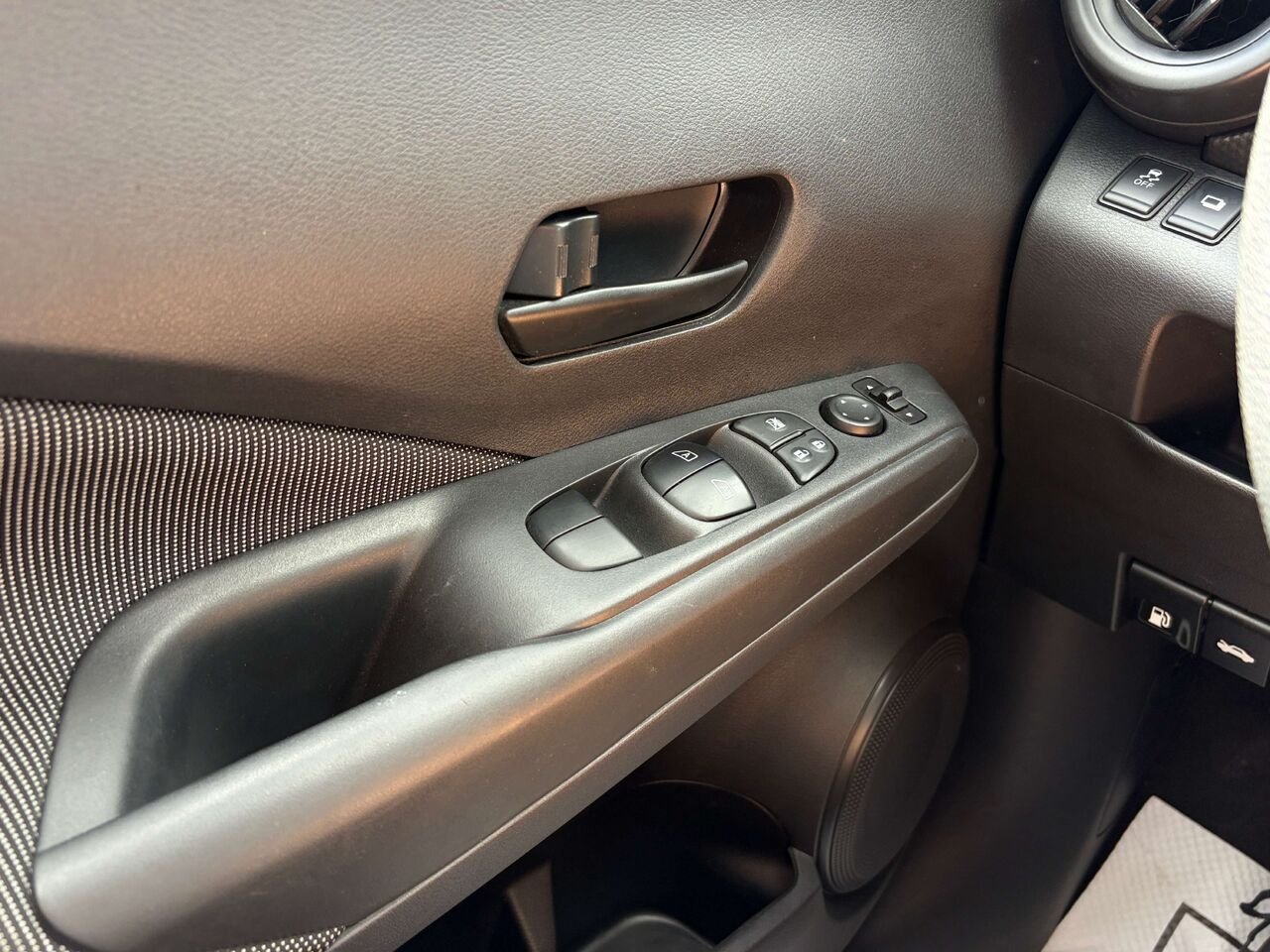 2019 Nissan Kicks Grey Gatineau - photo #10