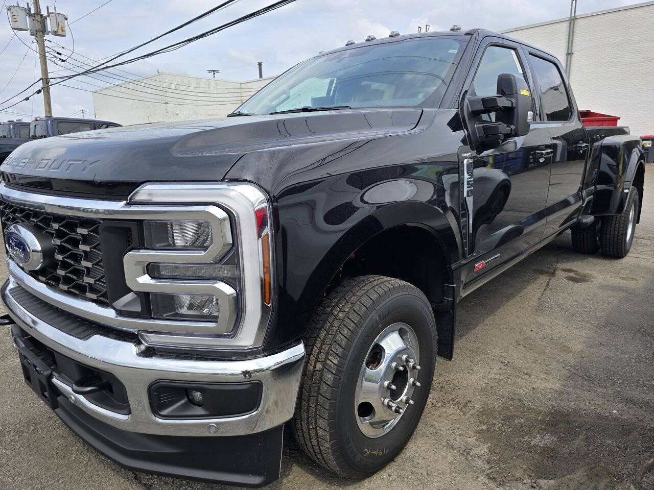 Ford Super Duty F-350 à roues arrière jumelées 2026 Noir agate métallisé Châteauguay - photo #0
