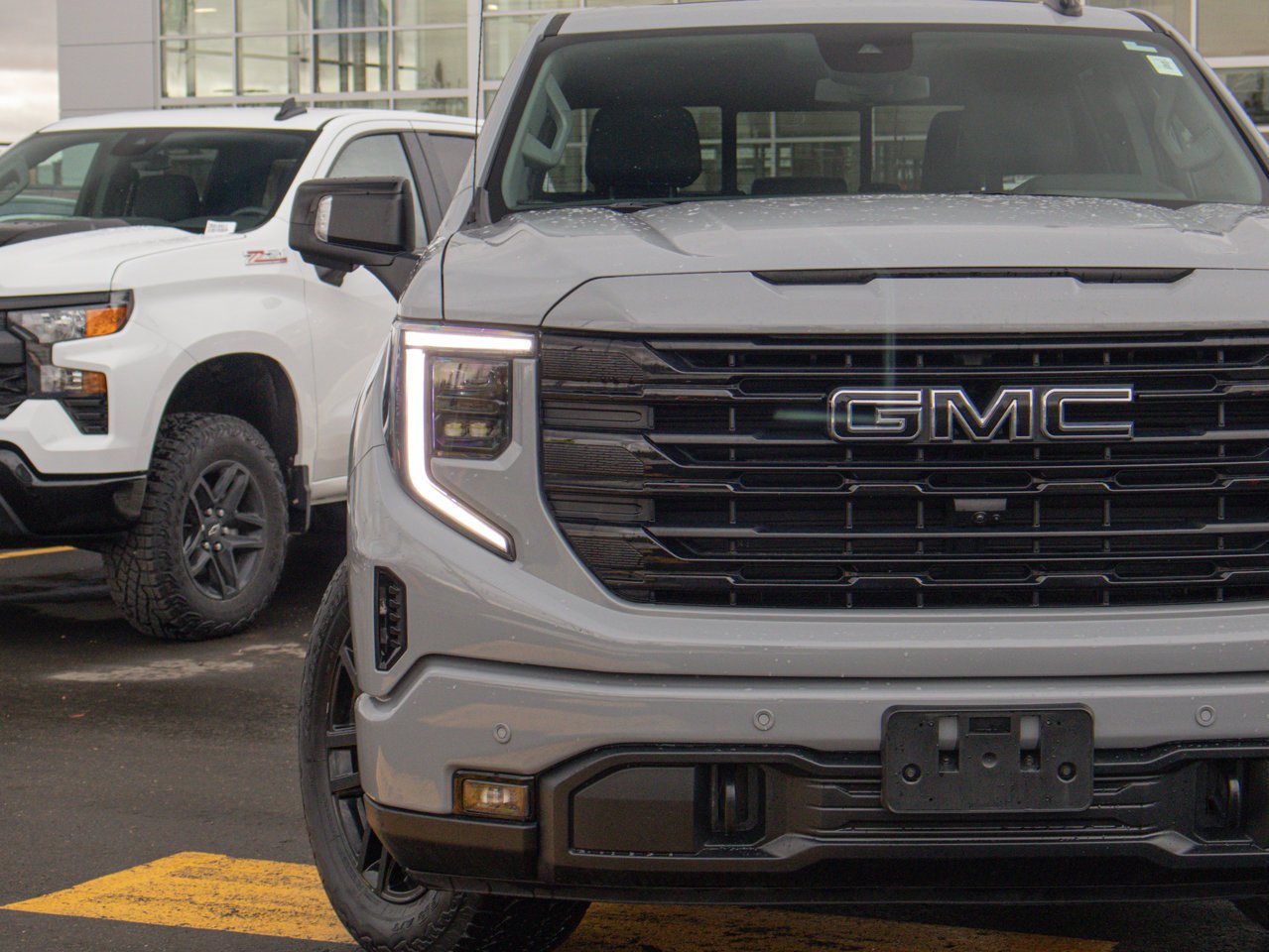 2024 GMC Sierra 1500 4WD Crew Cab 147 Elevation Grey Sherwood Park - photo #4