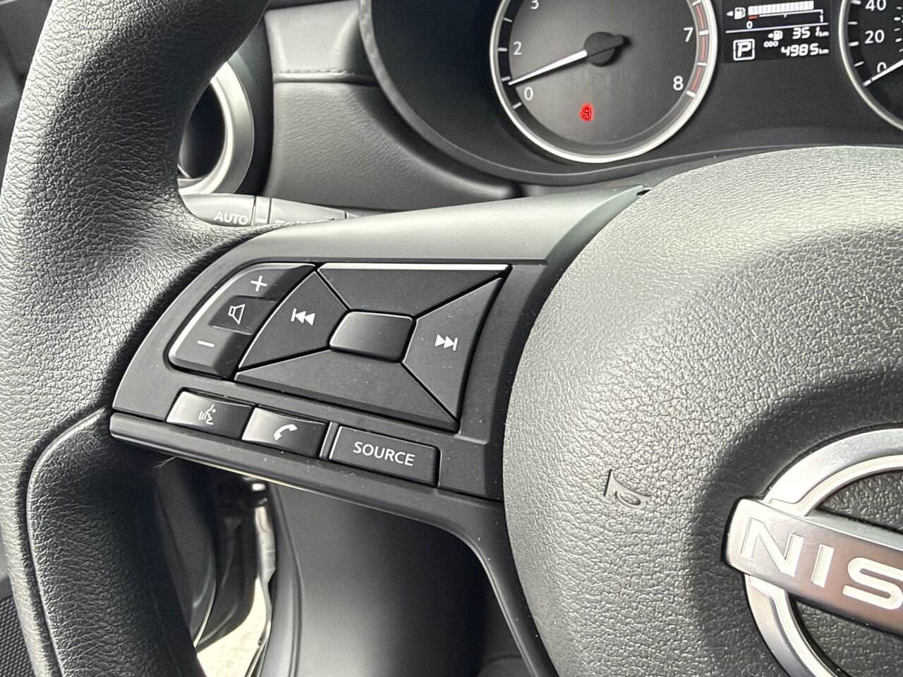 2025 Nissan Versa S CVT Grey Châteauguay - photo #16