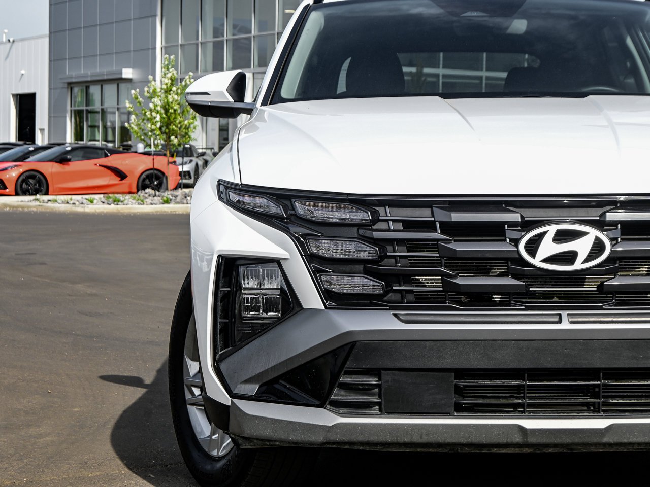 2025 Hyundai Tucson Preferred AWD White Sherwood Park - photo #4