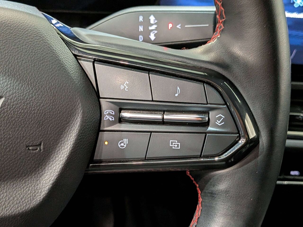 2024 Chevrolet Equinox EV 4dr RS w/2RS Black Val-David - photo #16
