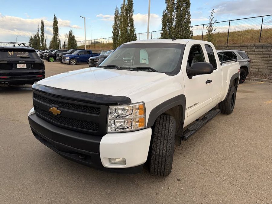 2007 Chevrolet Silverado 1500 WT White