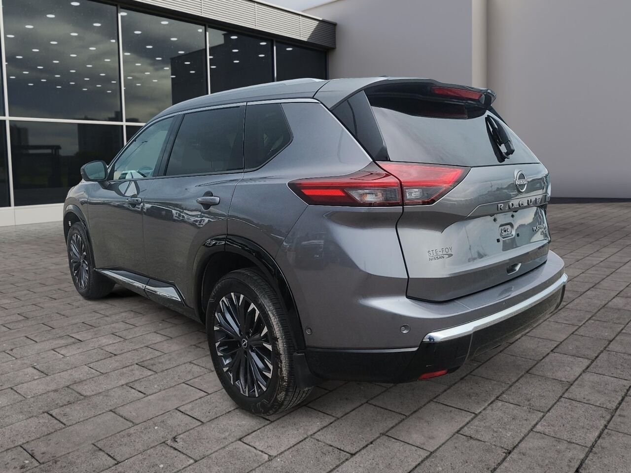 2025 Nissan Rogue PLATINE Grey Québec - photo #6