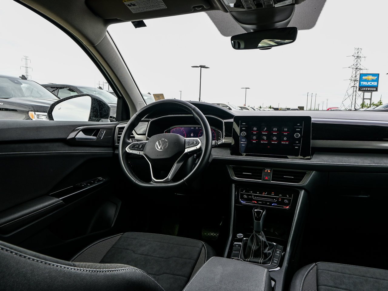 2026 Volkswagen Taos Comfortline Black Edition 4MOTION White Sherwood Park - photo #29