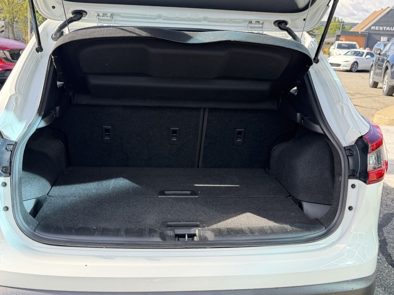 2021 Nissan Qashqai White Ste-Marie - photo #7