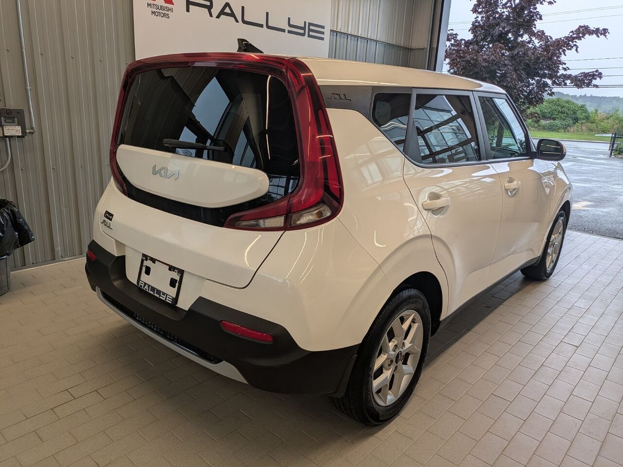 2022 Kia Soul White Gatineau - photo #16