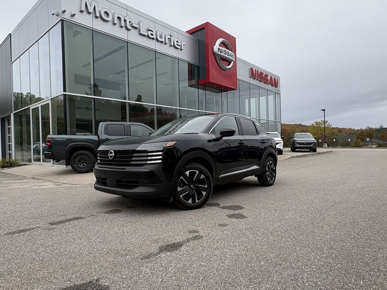 Nissan Kicks SV 2025 Noir Mont-Laurier - photo #0