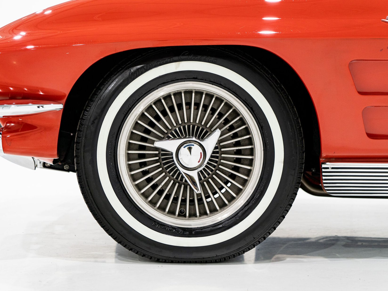 Chevrolet Corvette Split window matching# 327 Factory A/C | PRICE IN USD 1963 Rouge Montréal - photo #50