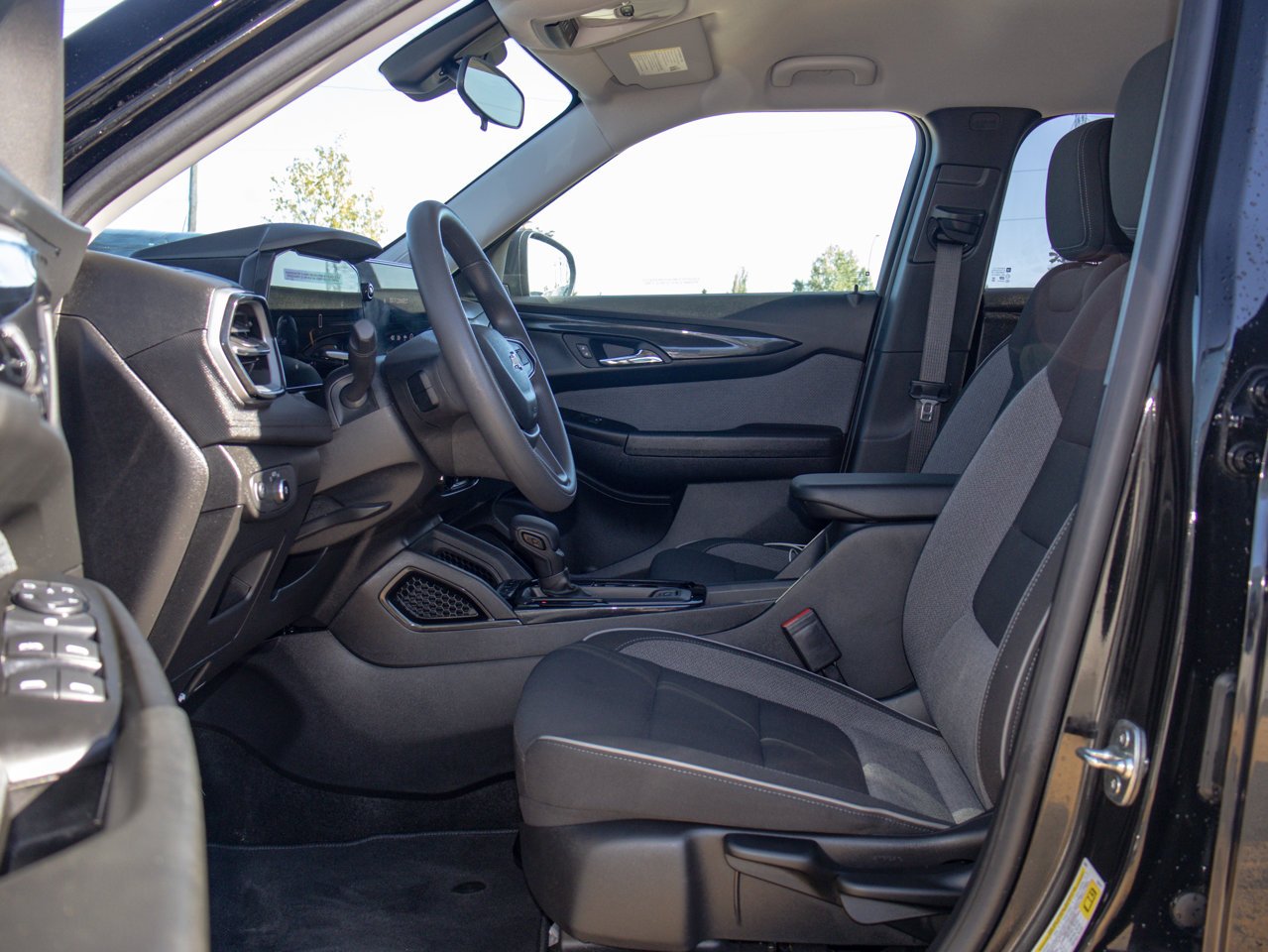 2024 Chevrolet Trailblazer AWD 4dr LS Black Sherwood Park - photo #16