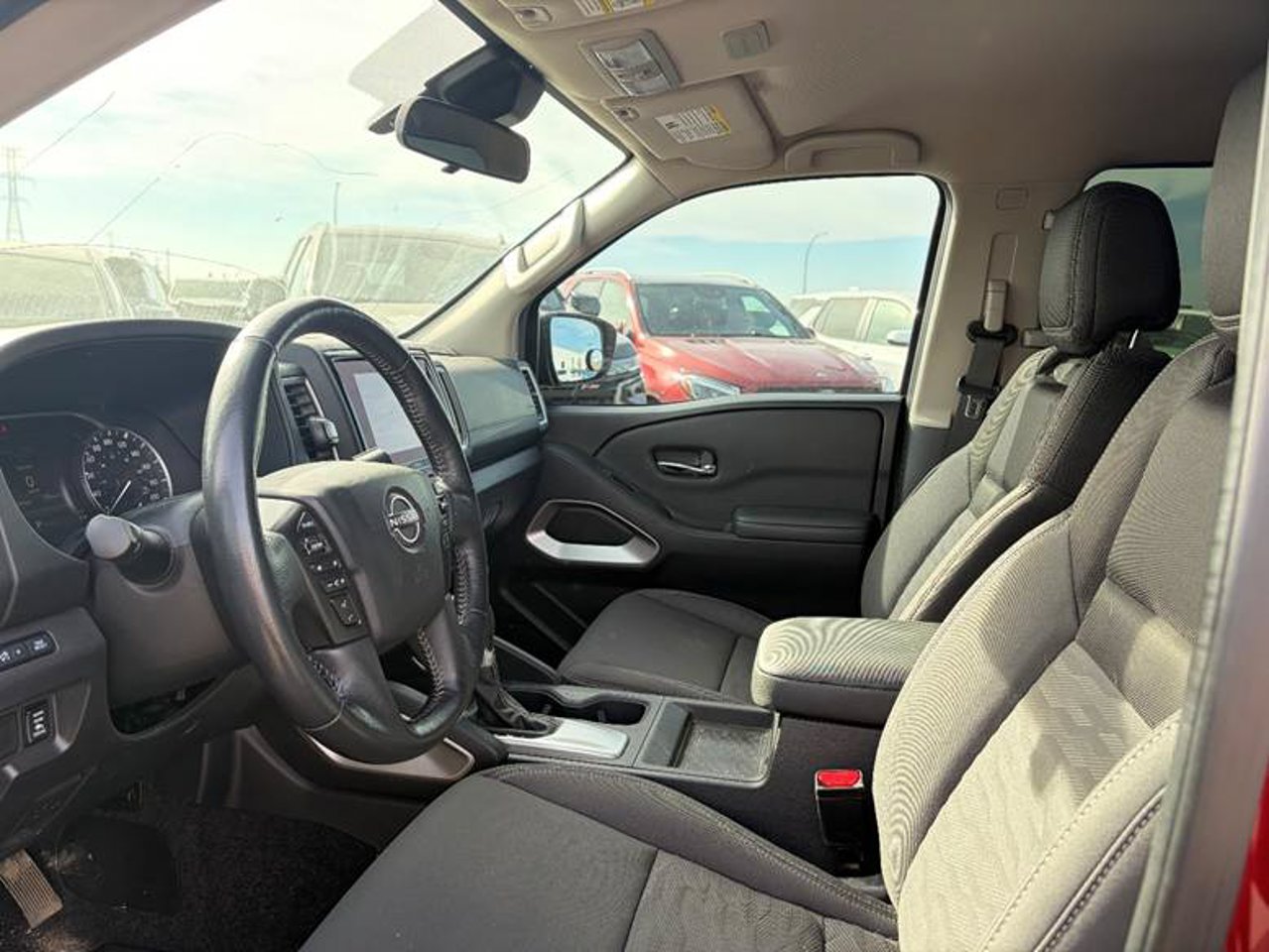 2022 Nissan Frontier Crew Cab SV Long Bed 4x4 Cardinal Red Metallic TriCoat Sherwood Park - photo #5