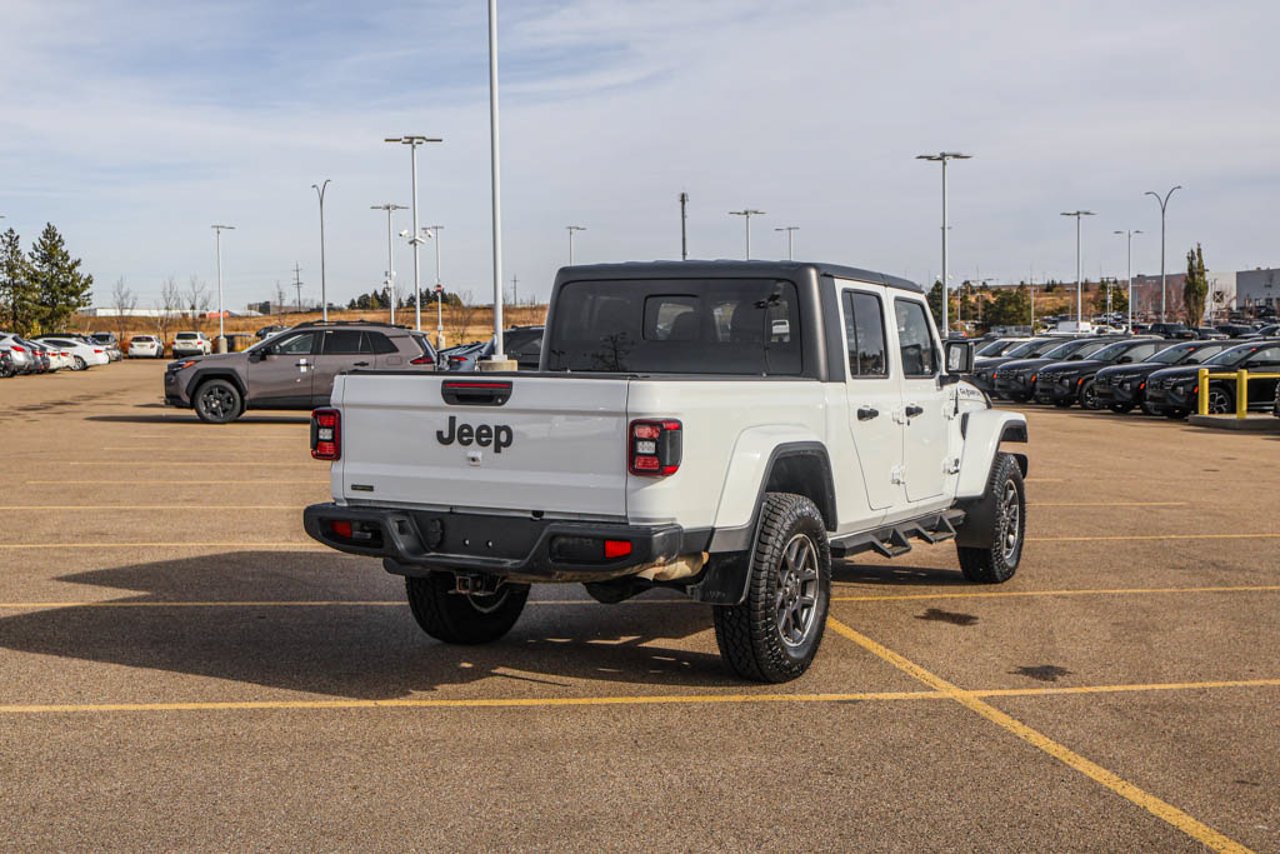 2021 Jeep Gladiator Sport 80th Anniversary 4x4 *Ltd Avail* White Sherwood Park - photo #8