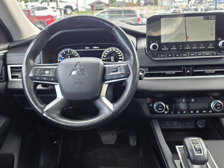 2022 Mitsubishi Outlander SE S-AWC White Mont-Laurier - photo #23