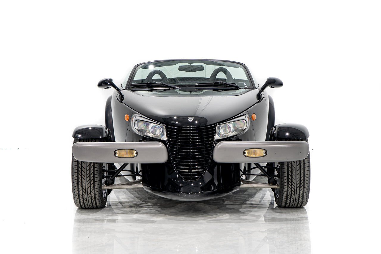 Plymouth Prowler Desirable Black Colour with only 7,611KM (4756mi) from new **PRICE IN USD** 1999 Noir Montréal - photo #32