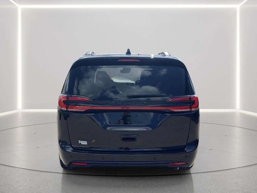 2027 CHRYSLER PACIFICA Select TA Black