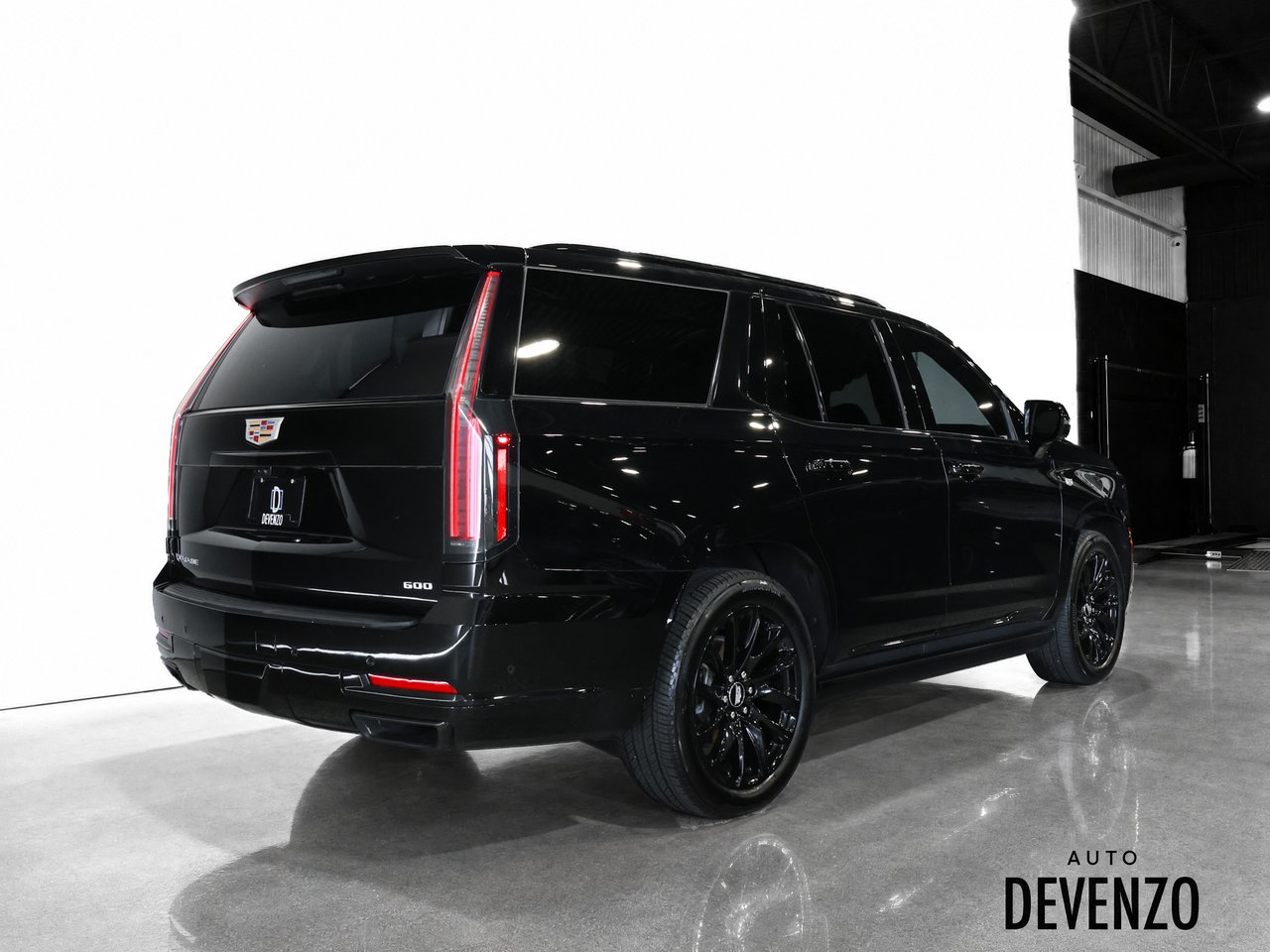 Cadillac Escalade 2025 Noir Saint-Eustache - photo #2