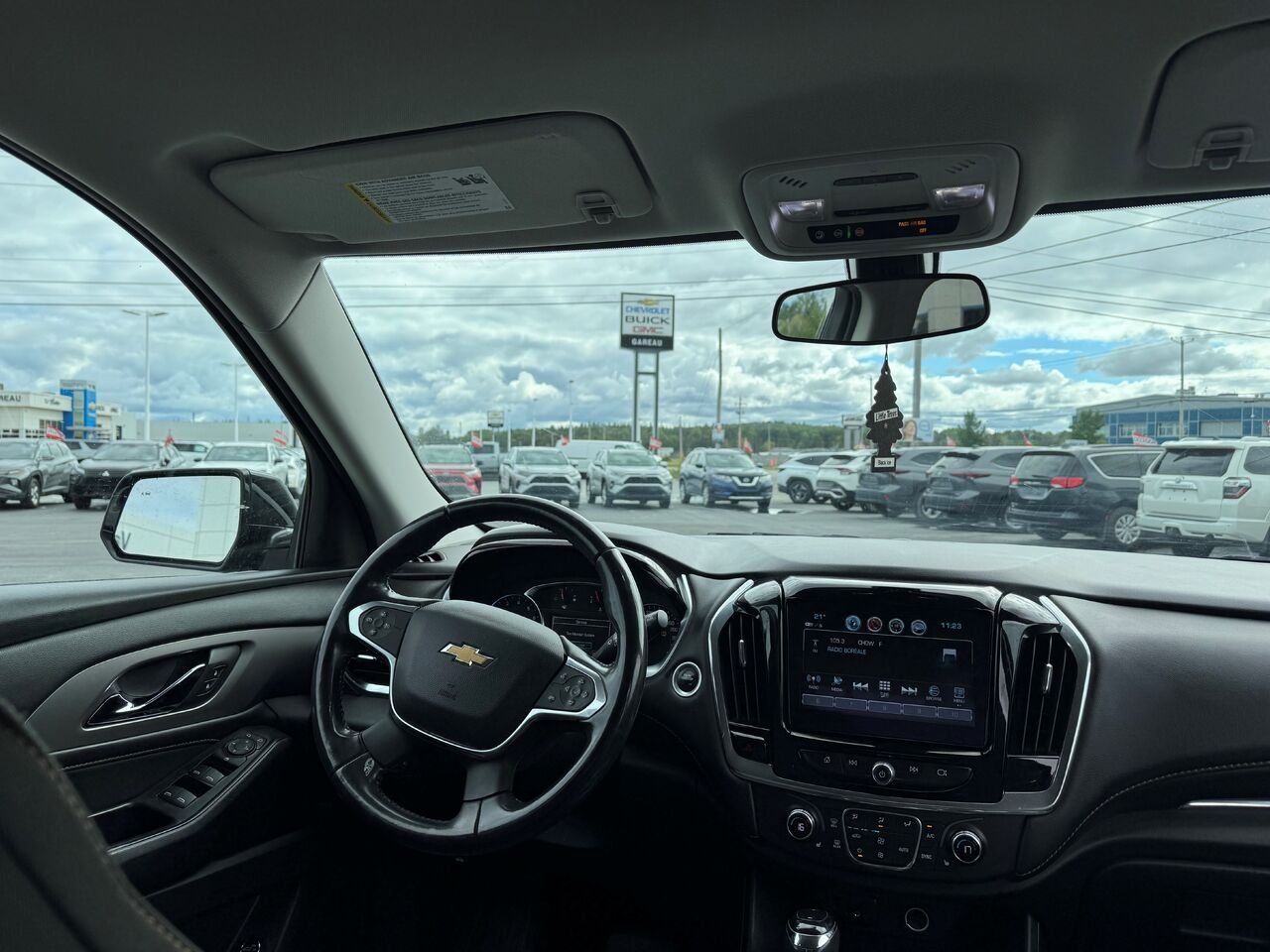 2019 Chevrolet Traverse LT tissu 4 portes TI avec 1LT Black Val-d'Or - photo #2