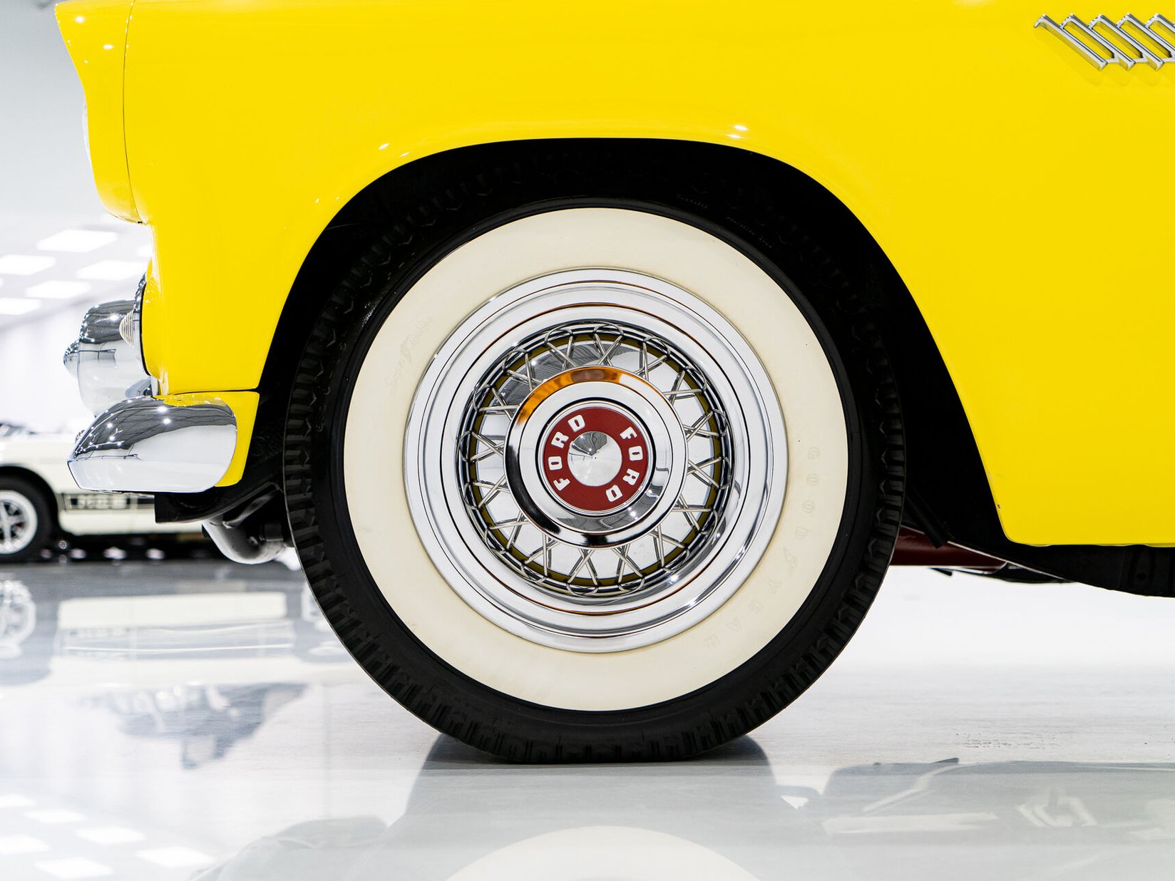 Ford Thunderbird **PRICE IN USD** Fully restored 1955 Montréal - photo #39
