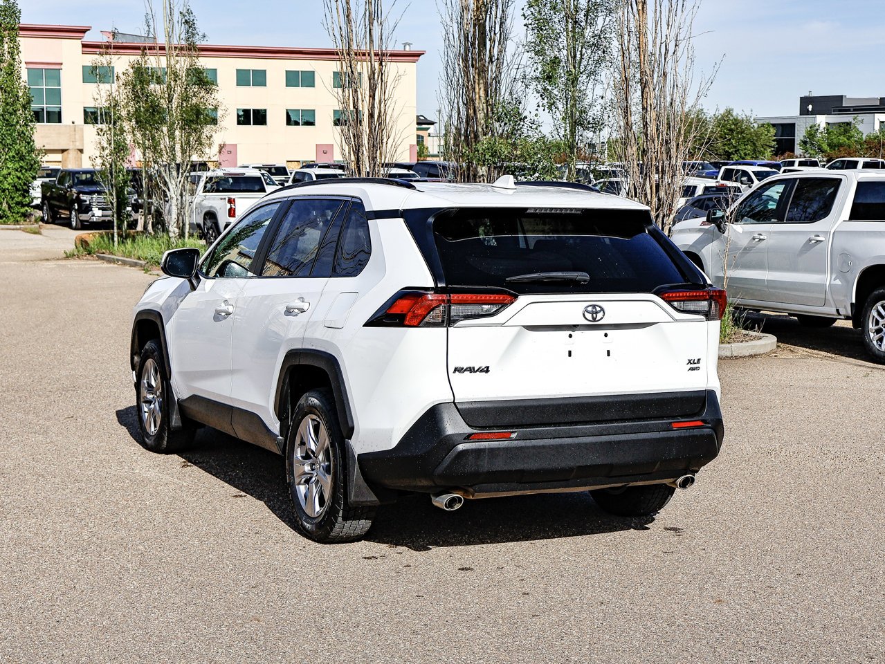 2024 Toyota RAV4 XLE AWD White Sherwood Park - photo #10