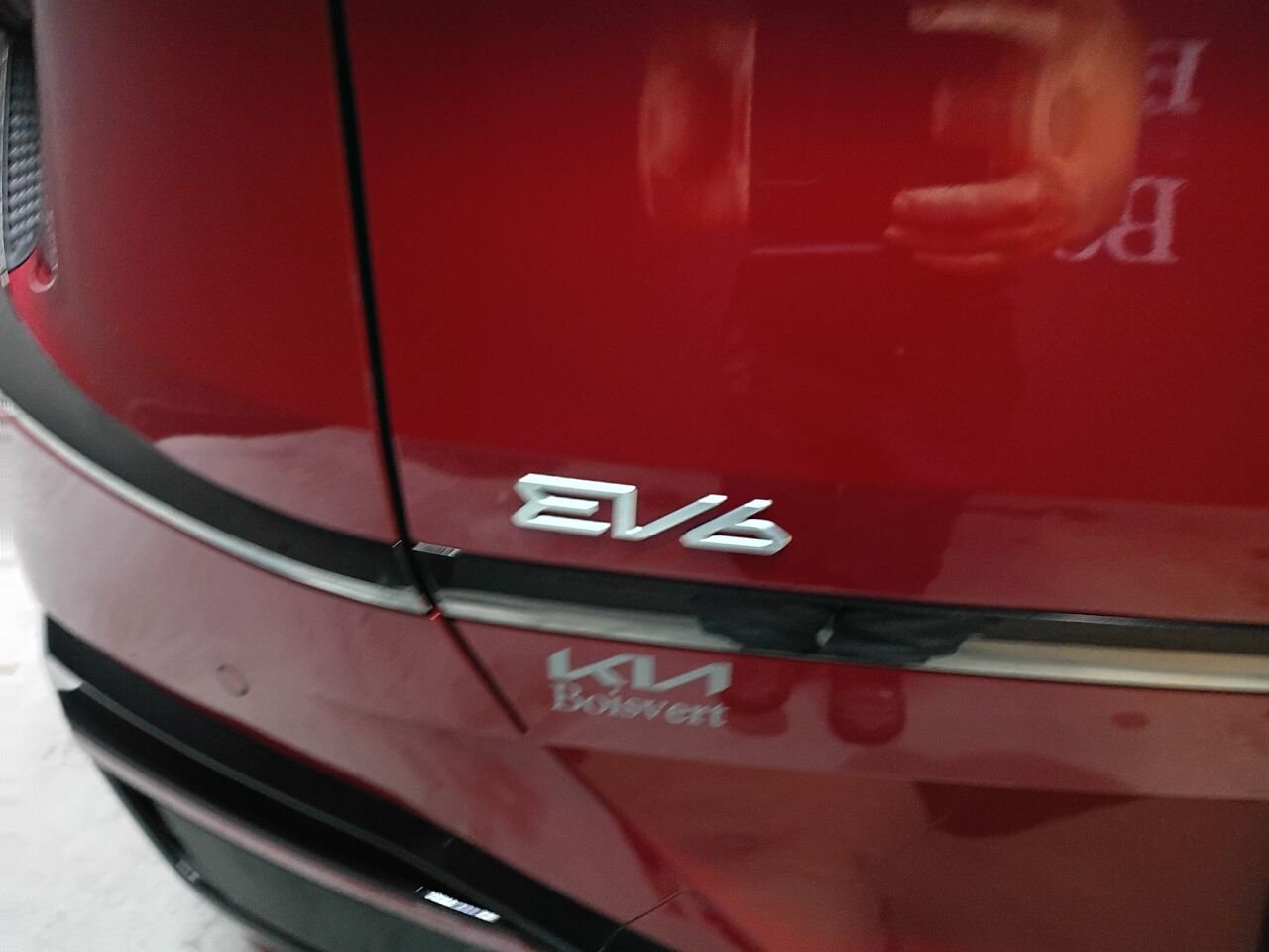 2024 Kia EV6 Red Blainville - photo #10