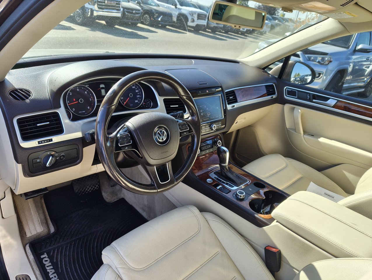 2014 Volkswagen Touareg 4dr TDI Execline Brown Sherwood Park - photo #6