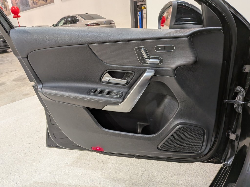 Mercedes-Benz A-Class A 250 4MATIC Hatch 2019 Noir Val-David - photo #30
