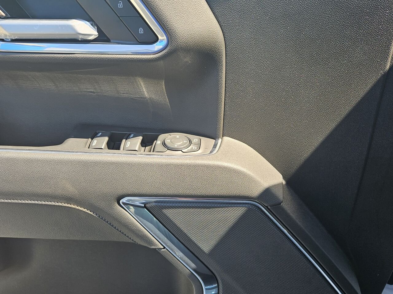 2026 Chevrolet Silverado 1500 RST cabine multiplace 4RM 157 po Summit White Thetford Mines - photo #8