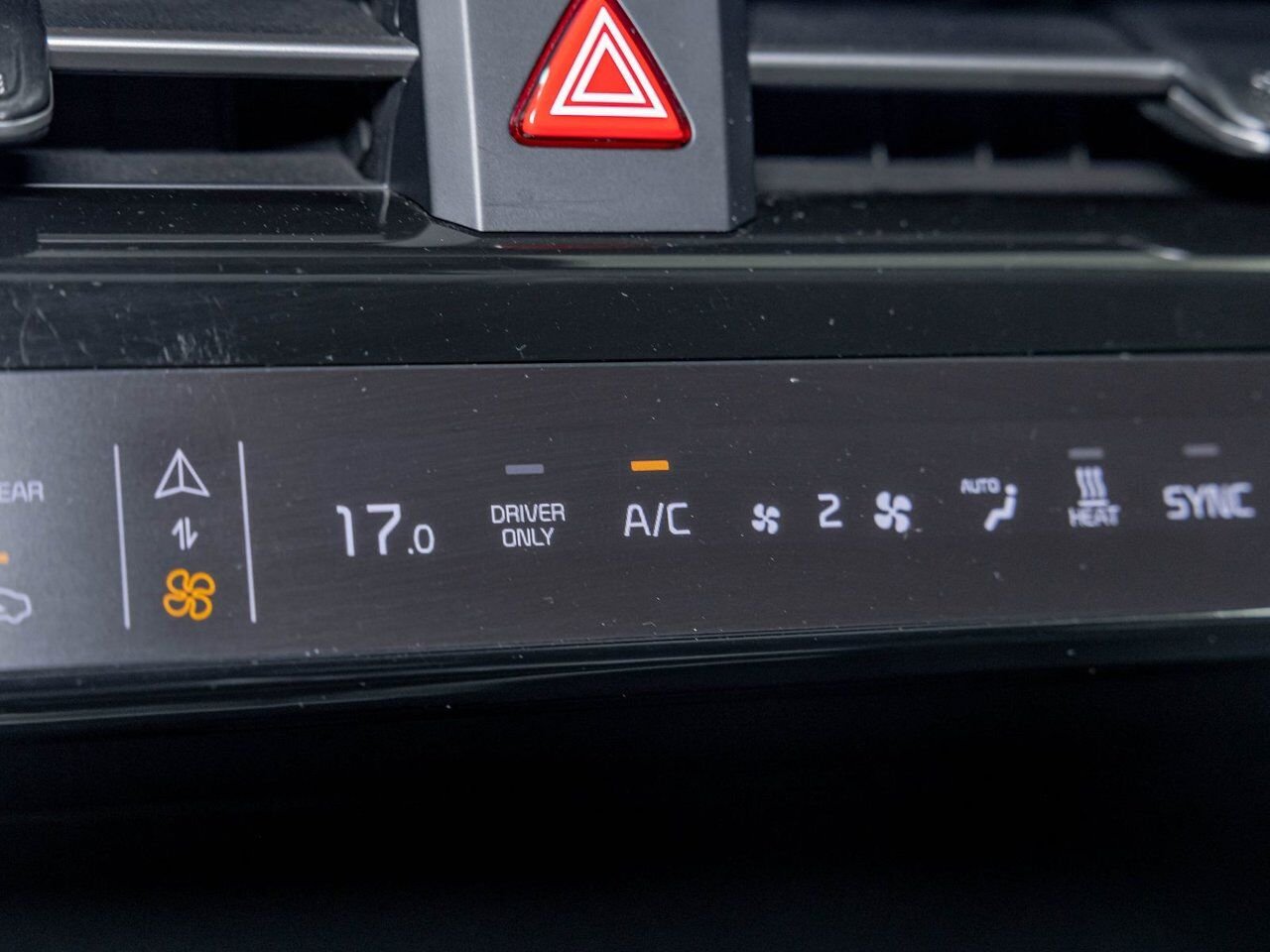 Kia EV6 WIND *NAV* SIÈGES CHAUFF REG ADAPT CARPLAY *499 KM 2024 Blanc Saint-Jérôme - photo #21