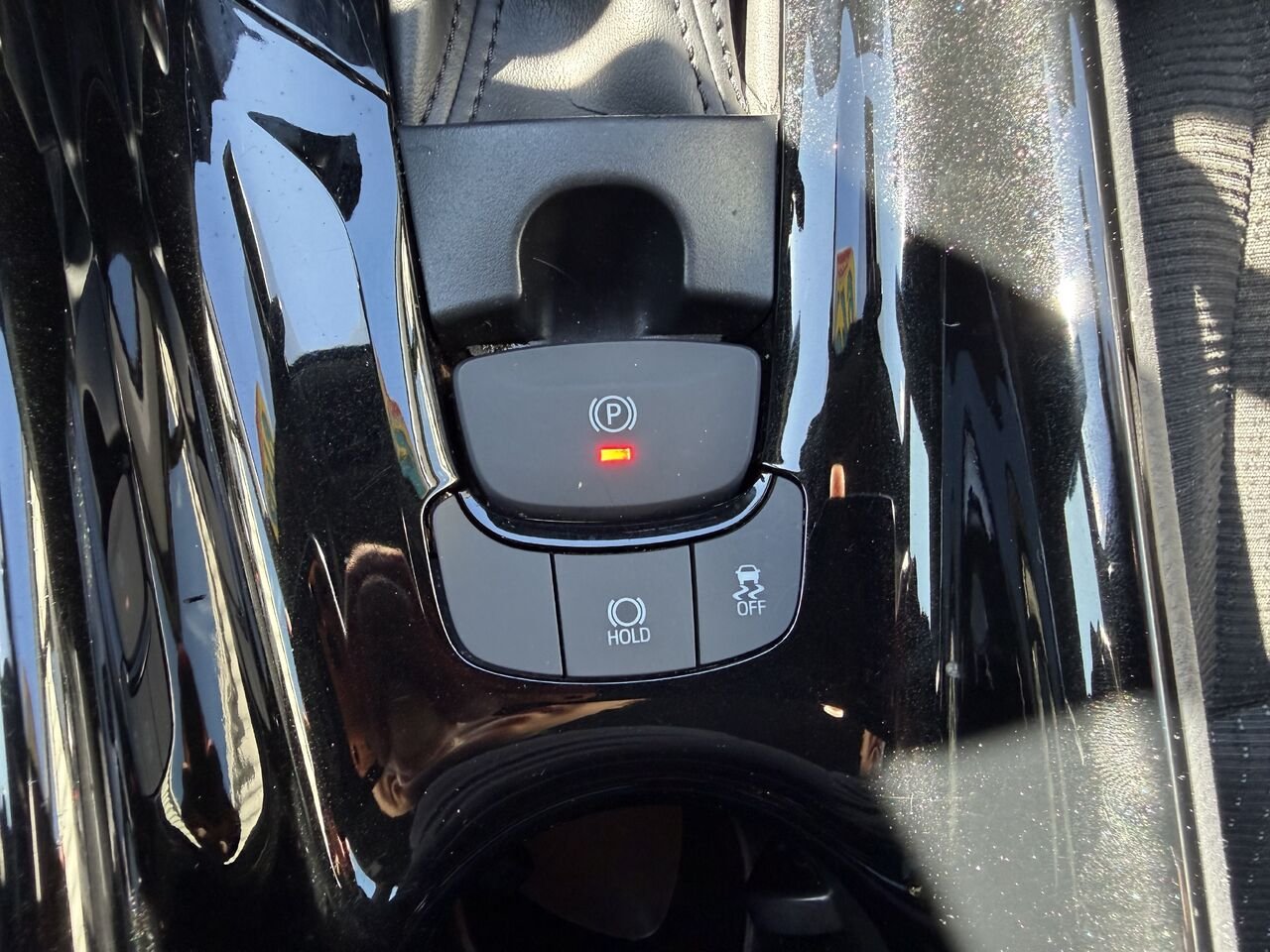 2019 Toyota C-HR Red Thetford Mines - photo #25
