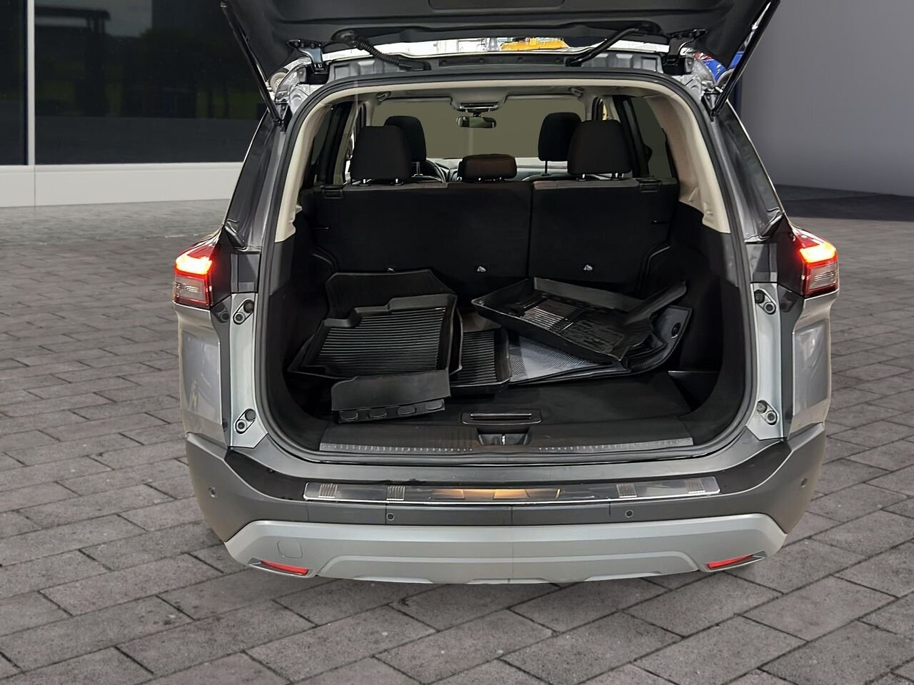 Nissan Rogue SV TI 2023 Gris Québec - photo #24