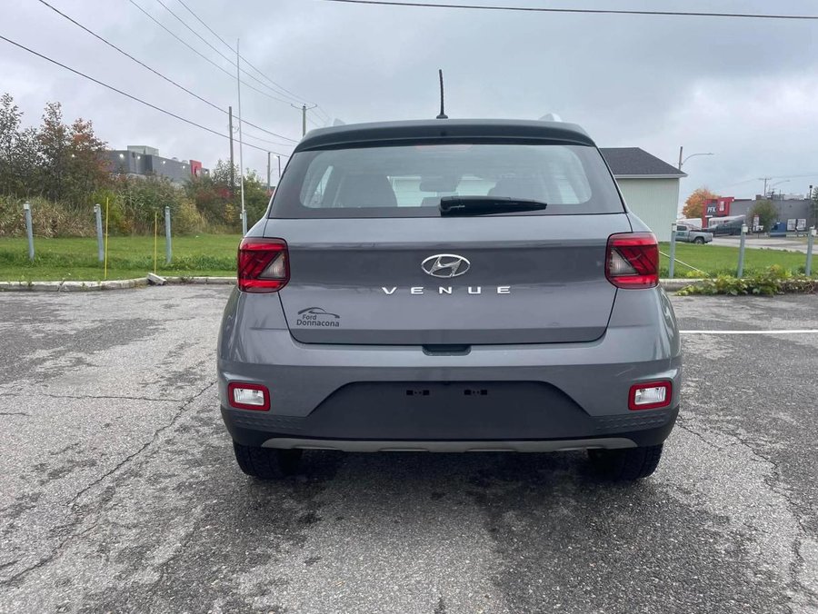 Hyundai Venue Ultimate IVT avec intérieur noir - BANCS CHAUFFANTS - VOLANT CHAUFFANT - BAS KILOMÉTRAGE 2023 Gris