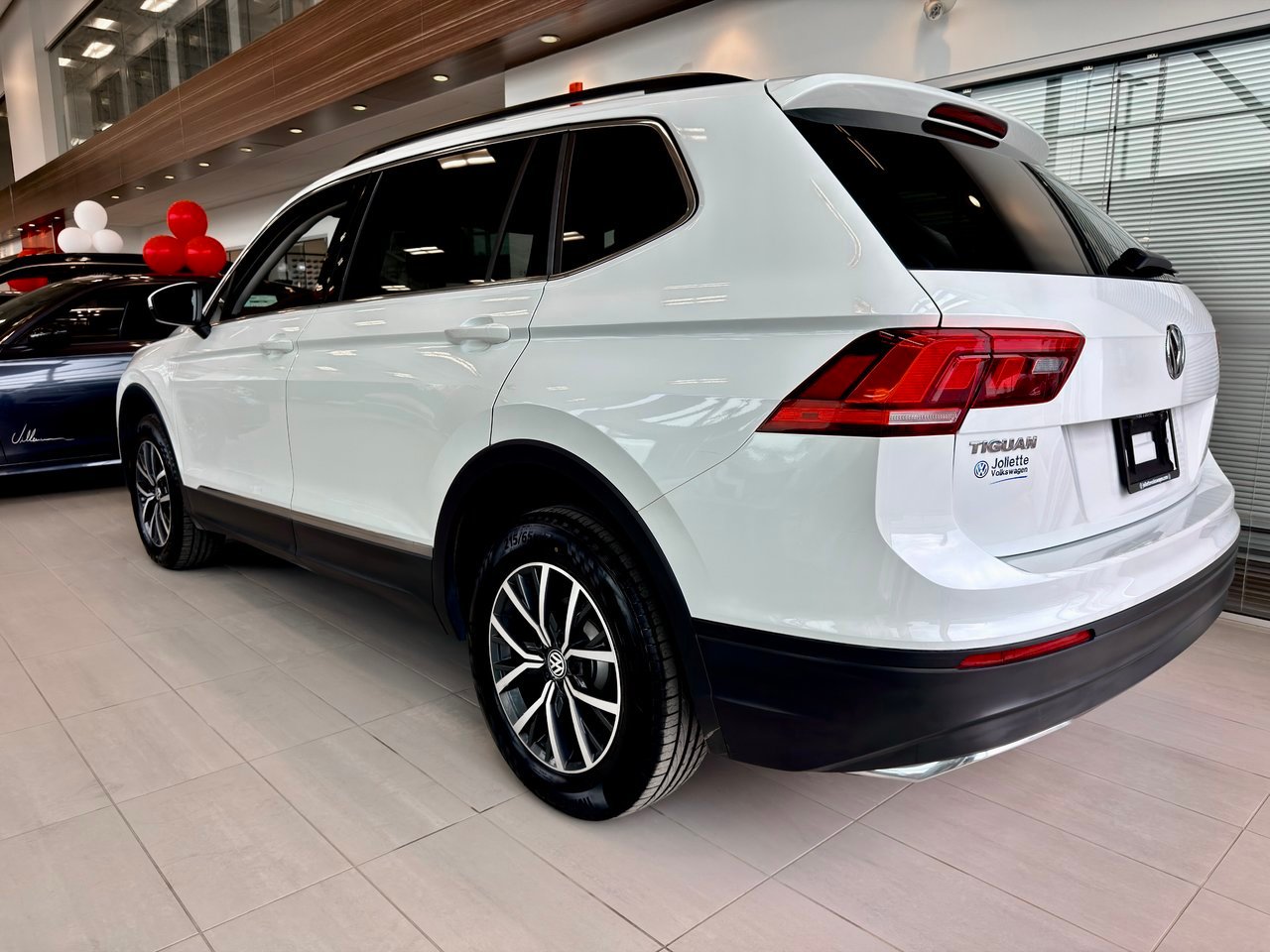 2021 Volkswagen Tiguan White Notre-Dame-des-Prairies - photo #8