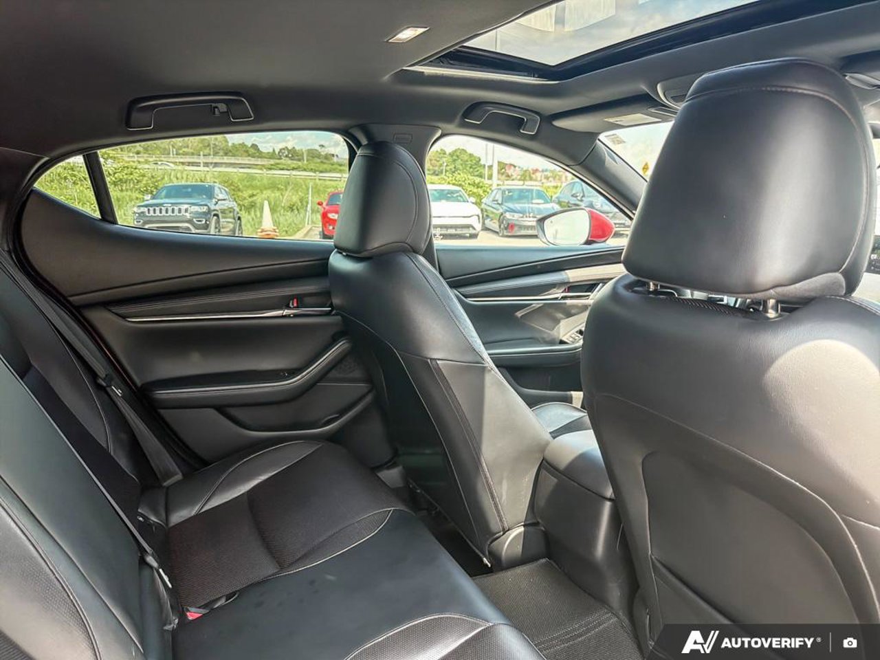 Mazda Mazda3 Sport JM1BPBMMXK1121824 2019 Rouge Mirabel - photo #24