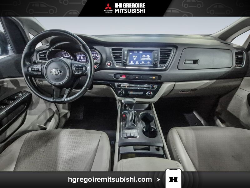2017 Kia Sedona Grey Blainville - photo #23