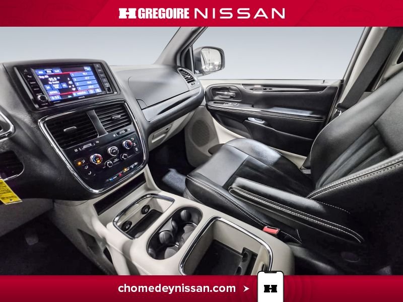 2017 Dodge GR Caravan Black Laval - photo #20