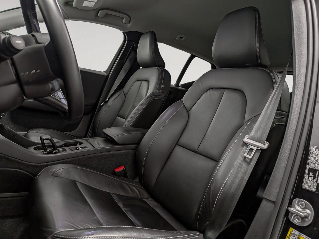 Volvo XC40 B5 Core AWD 2023 Noir Sherbrooke - photo #6