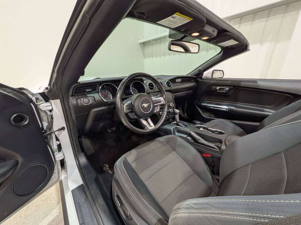 Ford Mustang 2dr Conv V6 2015 Blanc Val-David - photo #9