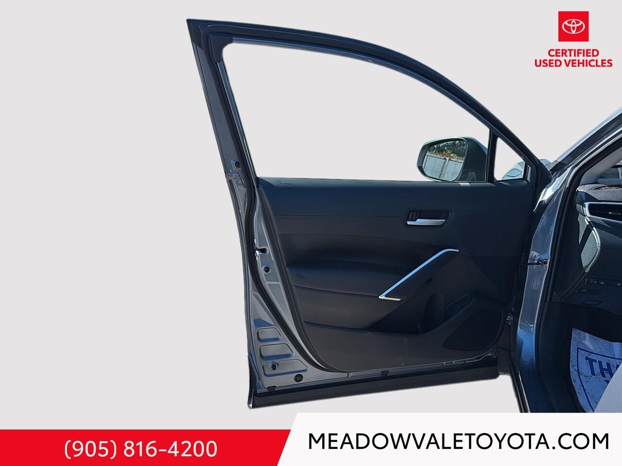 2024 Toyota Corolla Cross One owner, Clean Car Fax, Low Km's Silver Mississauga - photo #7