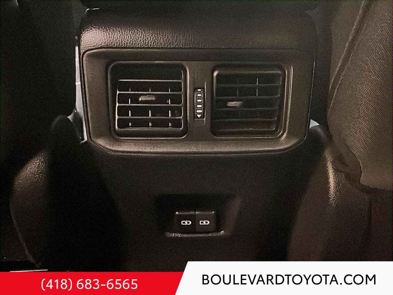 Toyota RAV4 Hybride 100742A-86 | LE, AWD 2022 Blanc Québec - photo #17