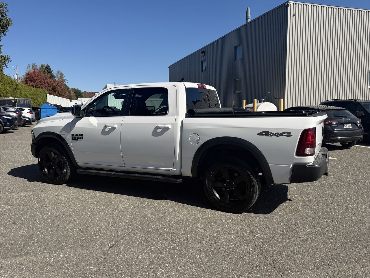 Photo 6 — RAM 1500 classic 2019