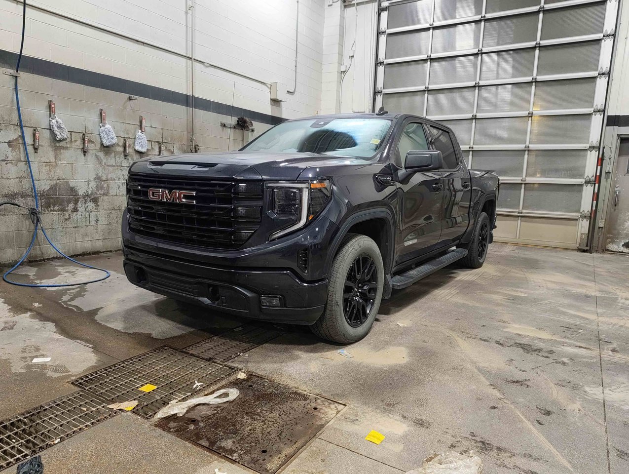 2025 GMC Sierra 1500 4WD Crew Cab 147 Elevation Grey Sherwood Park - photo #3