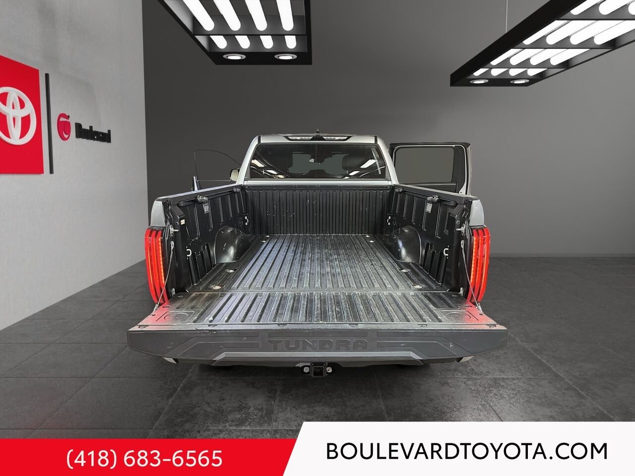 Toyota Tundra 100335A-21 | LIMITED CREWMAX, BOITE 6 PIEDS 2025 Gris Québec - photo #19