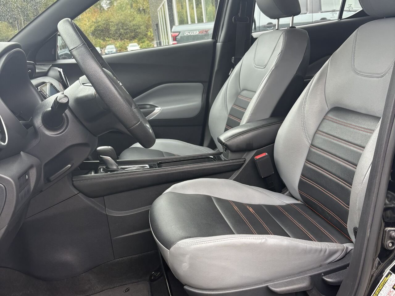2024 Nissan Kicks SR Black Mont-Laurier - photo #9