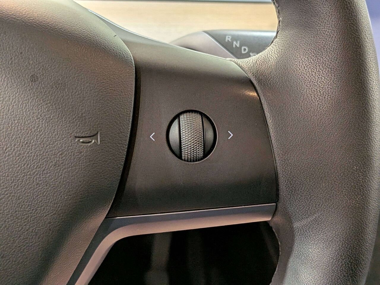 Tesla Model Y 2024 Gris Val-David - photo #16
